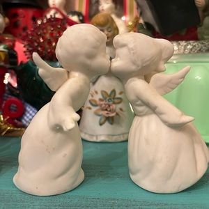 Vintage Schmid Brothers kissing angels